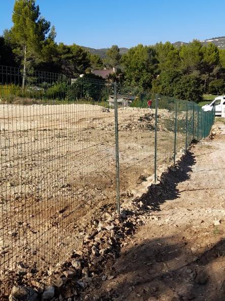 Pose d'un grillage semi-rigide 