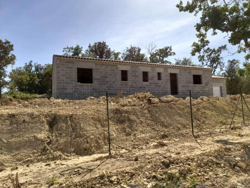 villa avec garage sur la commune de Mirabeau , par bati rodrigues 